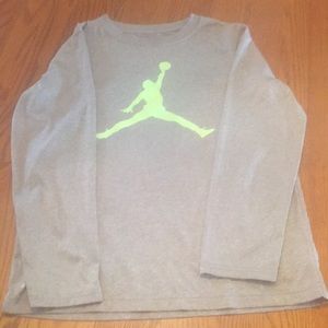 Boy’s  Jordan shirt.